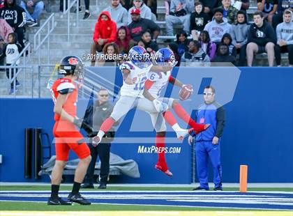 Thumbnail 2 in Duncanville vs. Rockwall (UIL 6A Division 1 Semifinal) photogallery.