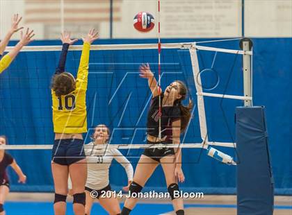Thumbnail 3 in RHAM vs. Farmington (CIAC Class L Final) photogallery.