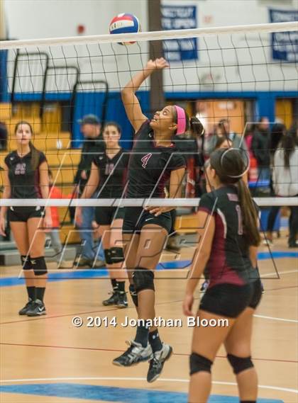 Thumbnail 3 in RHAM vs. Farmington (CIAC Class L Final) photogallery.