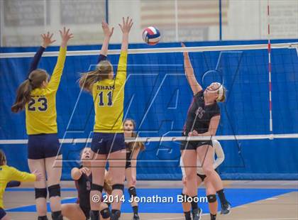 Thumbnail 1 in RHAM vs. Farmington (CIAC Class L Final) photogallery.