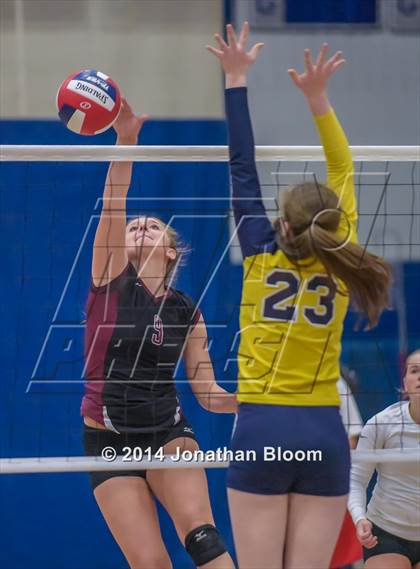 Thumbnail 1 in RHAM vs. Farmington (CIAC Class L Final) photogallery.