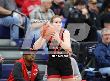 Thumbnail 3 in Circleville vs Fairfield Union (OHSAA D4 District Final) photogallery.