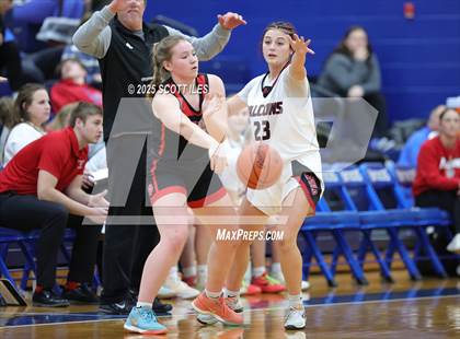 Thumbnail 1 in Circleville vs Fairfield Union (OHSAA D4 District Final) photogallery.
