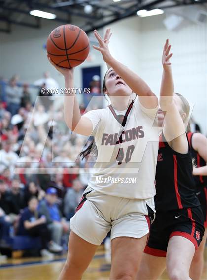 Thumbnail 2 in Circleville vs Fairfield Union (OHSAA D4 District Final) photogallery.