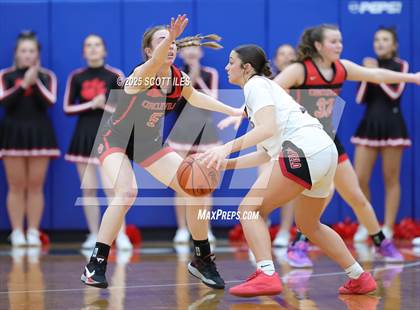 Thumbnail 2 in Circleville vs Fairfield Union (OHSAA D4 District Final) photogallery.