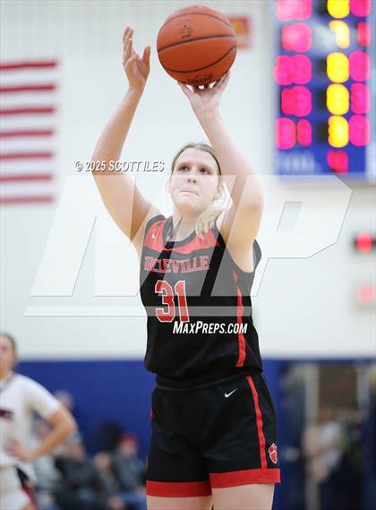 Thumbnail 2 in Circleville vs Fairfield Union (OHSAA D4 District Final) photogallery.