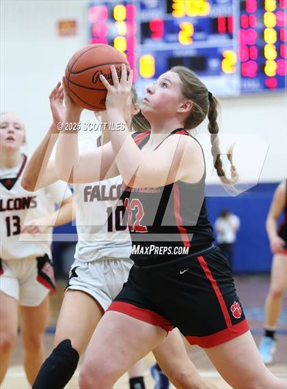 Thumbnail 1 in Circleville vs Fairfield Union (OHSAA D4 District Final) photogallery.