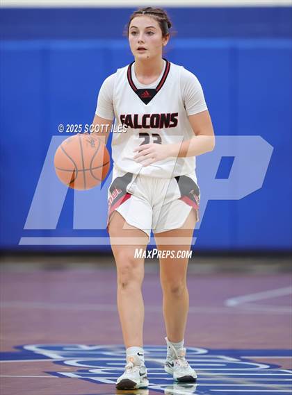 Thumbnail 1 in Circleville vs Fairfield Union (OHSAA D4 District Final) photogallery.