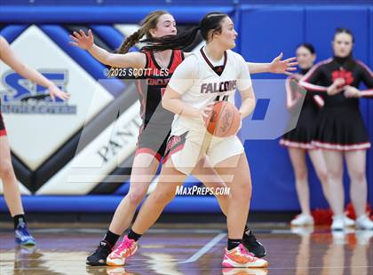 Thumbnail 2 in Circleville vs Fairfield Union (OHSAA D4 District Final) photogallery.