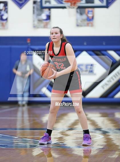 Thumbnail 3 in Circleville vs Fairfield Union (OHSAA D4 District Final) photogallery.
