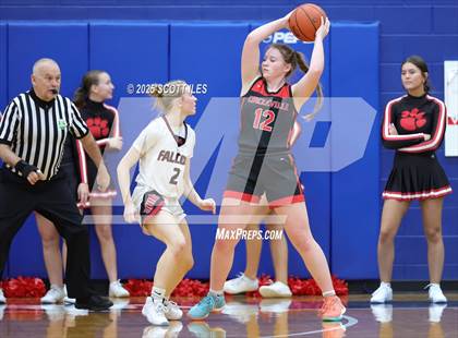 Thumbnail 2 in Circleville vs Fairfield Union (OHSAA D4 District Final) photogallery.