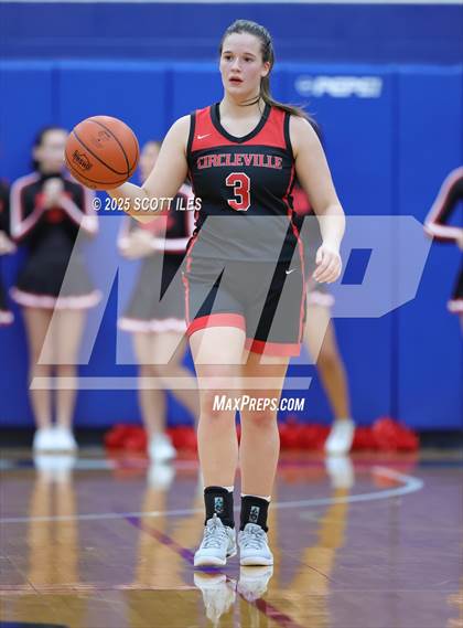 Thumbnail 2 in Circleville vs Fairfield Union (OHSAA D4 District Final) photogallery.