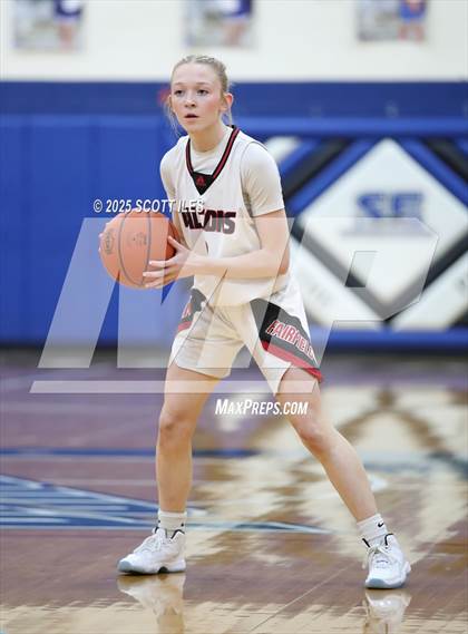 Thumbnail 3 in Circleville vs Fairfield Union (OHSAA D4 District Final) photogallery.