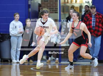 Thumbnail 1 in Circleville vs Fairfield Union (OHSAA D4 District Final) photogallery.