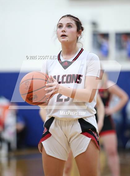 Thumbnail 3 in Circleville vs Fairfield Union (OHSAA D4 District Final) photogallery.