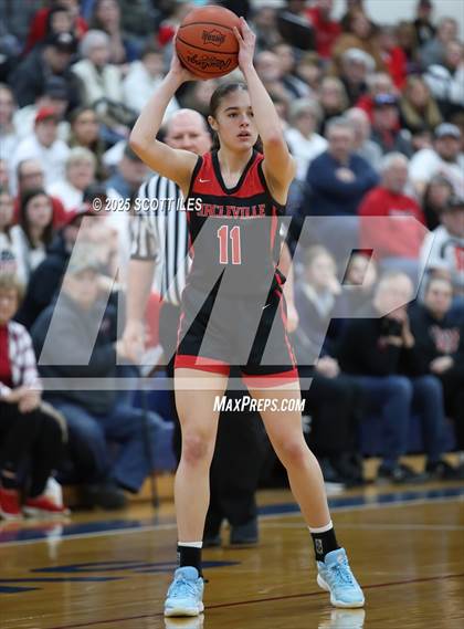 Thumbnail 1 in Circleville vs Fairfield Union (OHSAA D4 District Final) photogallery.