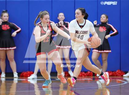 Thumbnail 2 in Circleville vs Fairfield Union (OHSAA D4 District Final) photogallery.