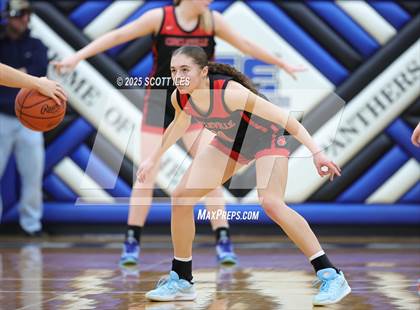 Thumbnail 3 in Circleville vs Fairfield Union (OHSAA D4 District Final) photogallery.