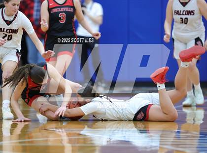 Thumbnail 2 in Circleville vs Fairfield Union (OHSAA D4 District Final) photogallery.