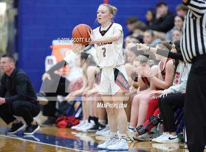 Thumbnail 1 in Circleville vs Fairfield Union (OHSAA D4 District Final) photogallery.