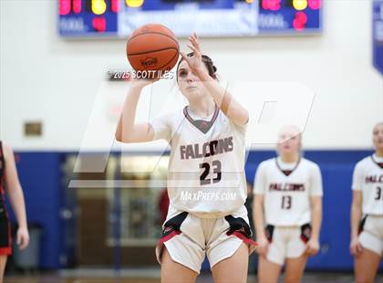 Thumbnail 1 in Circleville vs Fairfield Union (OHSAA D4 District Final) photogallery.