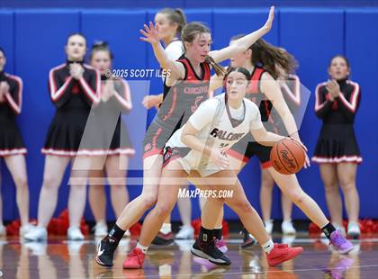Thumbnail 3 in Circleville vs Fairfield Union (OHSAA D4 District Final) photogallery.