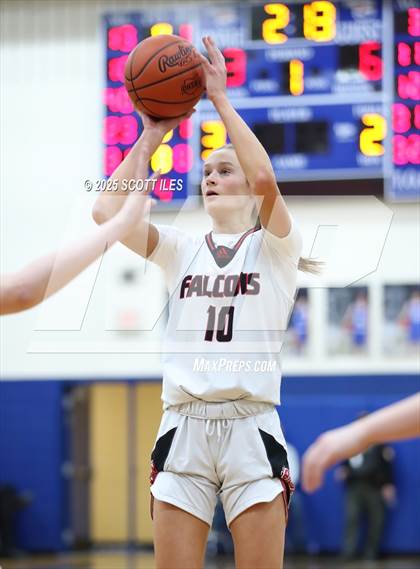 Thumbnail 1 in Circleville vs Fairfield Union (OHSAA D4 District Final) photogallery.