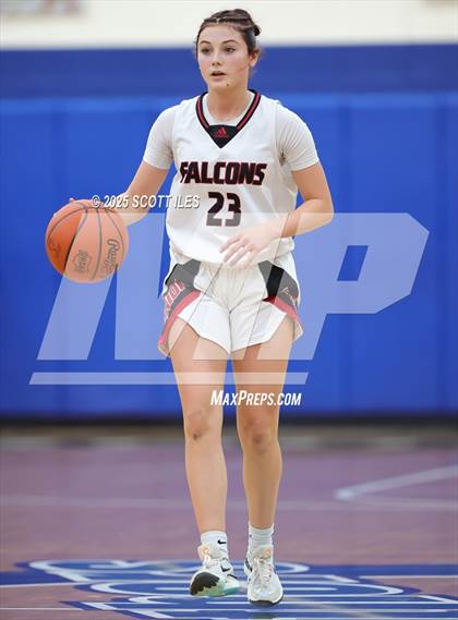 Thumbnail 3 in Circleville vs Fairfield Union (OHSAA D4 District Final) photogallery.