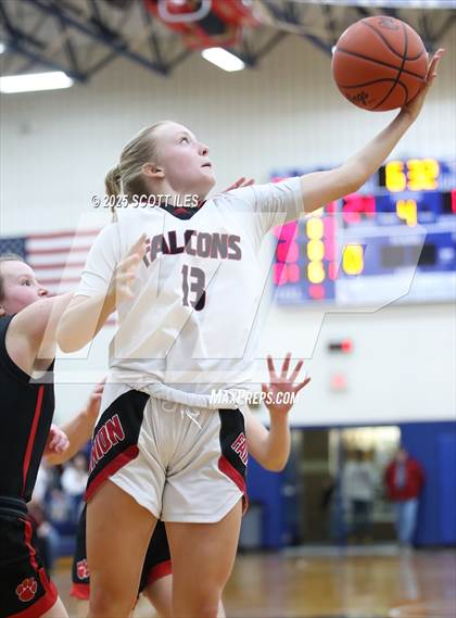 Thumbnail 1 in Circleville vs Fairfield Union (OHSAA D4 District Final) photogallery.