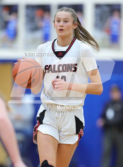 Thumbnail 2 in Circleville vs Fairfield Union (OHSAA D4 District Final) photogallery.