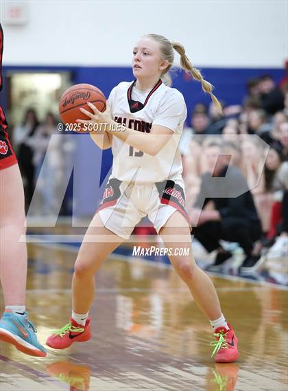 Thumbnail 2 in Circleville vs Fairfield Union (OHSAA D4 District Final) photogallery.