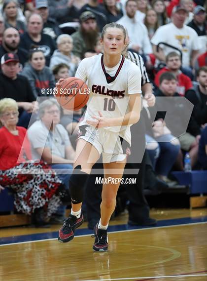 Thumbnail 3 in Circleville vs Fairfield Union (OHSAA D4 District Final) photogallery.