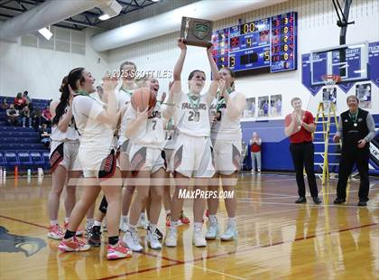Thumbnail 1 in Circleville vs Fairfield Union (OHSAA D4 District Final) photogallery.
