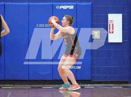Thumbnail 3 in Circleville vs Fairfield Union (OHSAA D4 District Final) photogallery.