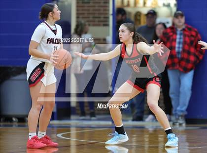 Thumbnail 1 in Circleville vs Fairfield Union (OHSAA D4 District Final) photogallery.