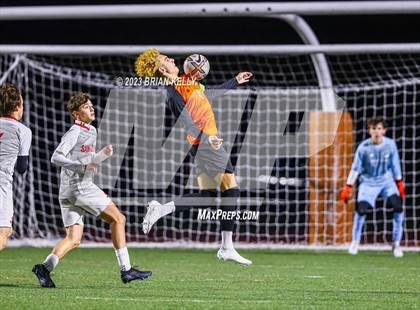 Thumbnail 2 in St. John's @ Newton North (MIAA Division 1 Round of 32) photogallery.