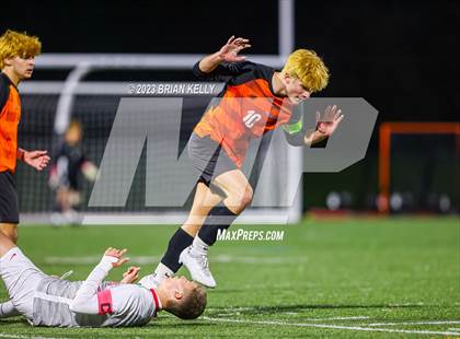 Thumbnail 2 in St. John's @ Newton North (MIAA Division 1 Round of 32) photogallery.