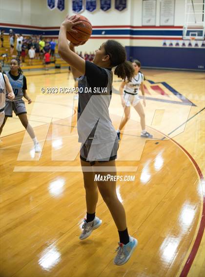 Thumbnail 3 in Tompkins vs Paetow photogallery.