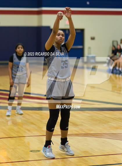 Thumbnail 3 in Tompkins vs Paetow photogallery.