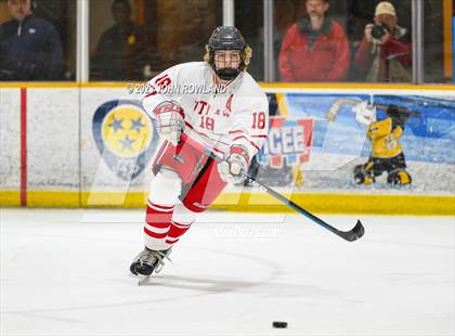 Thumbnail 3 in Brentwood Academy vs Outlaws photogallery.