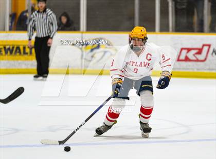 Thumbnail 2 in Brentwood Academy vs Outlaws photogallery.