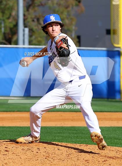 Thumbnail 3 in Santa Margarita vs. La Costa Canyon (CIF SoCal D1 Regional Finals) photogallery.