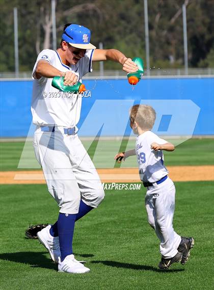 Thumbnail 1 in Santa Margarita vs. La Costa Canyon (CIF SoCal D1 Regional Finals) photogallery.