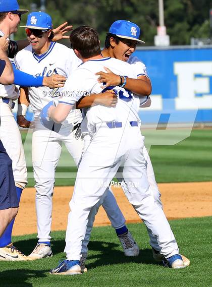 Thumbnail 1 in Santa Margarita vs. La Costa Canyon (CIF SoCal D1 Regional Finals) photogallery.