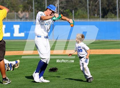Thumbnail 3 in Santa Margarita vs. La Costa Canyon (CIF SoCal D1 Regional Finals) photogallery.