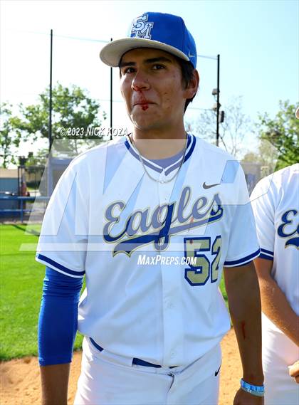Thumbnail 1 in Santa Margarita vs. La Costa Canyon (CIF SoCal D1 Regional Finals) photogallery.