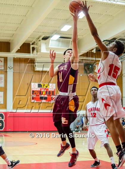 Thumbnail 1 in Salpointe Catholic @ Central photogallery.