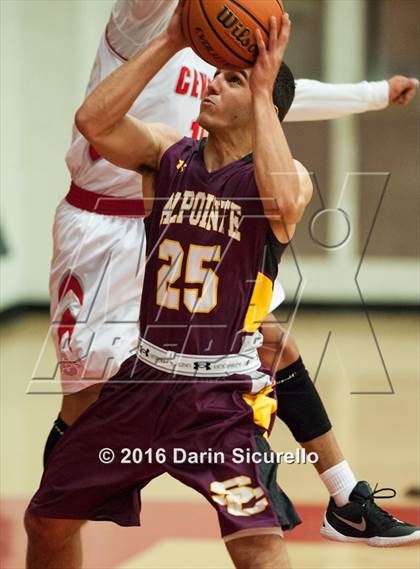 Thumbnail 1 in Salpointe Catholic @ Central photogallery.