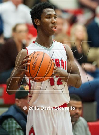 Thumbnail 3 in Salpointe Catholic @ Central photogallery.