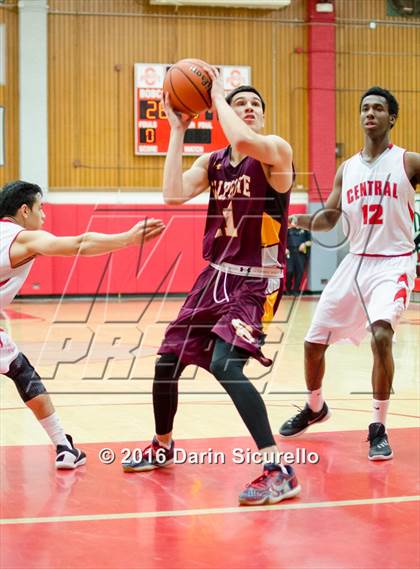 Thumbnail 2 in Salpointe Catholic @ Central photogallery.
